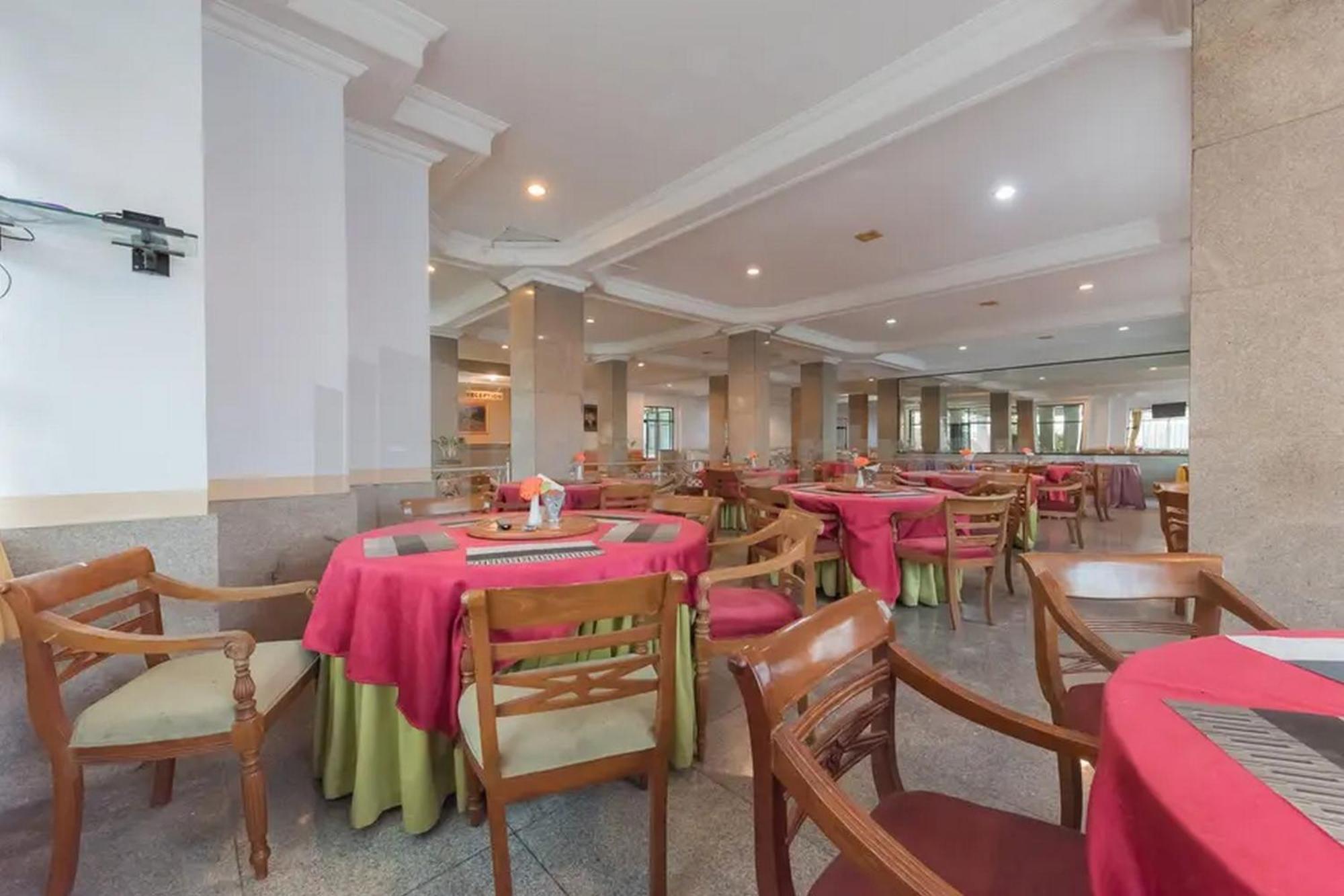 Hotel Ayong Linggarjati Kuningan Mitra Reddoorz ภายนอก รูปภาพ