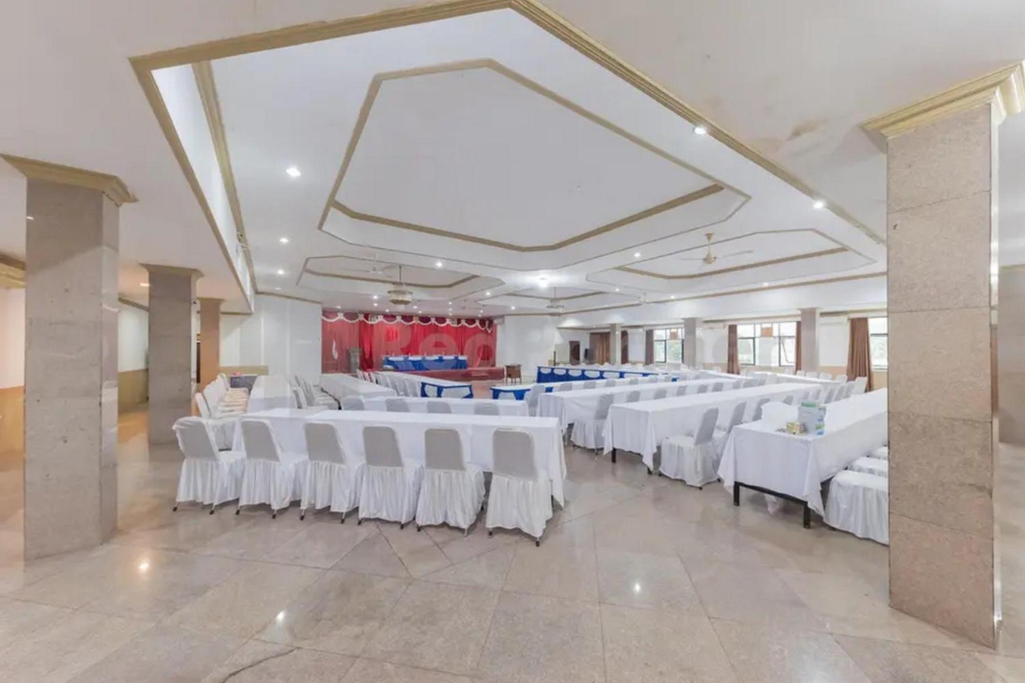 Hotel Ayong Linggarjati Kuningan Mitra Reddoorz ภายนอก รูปภาพ