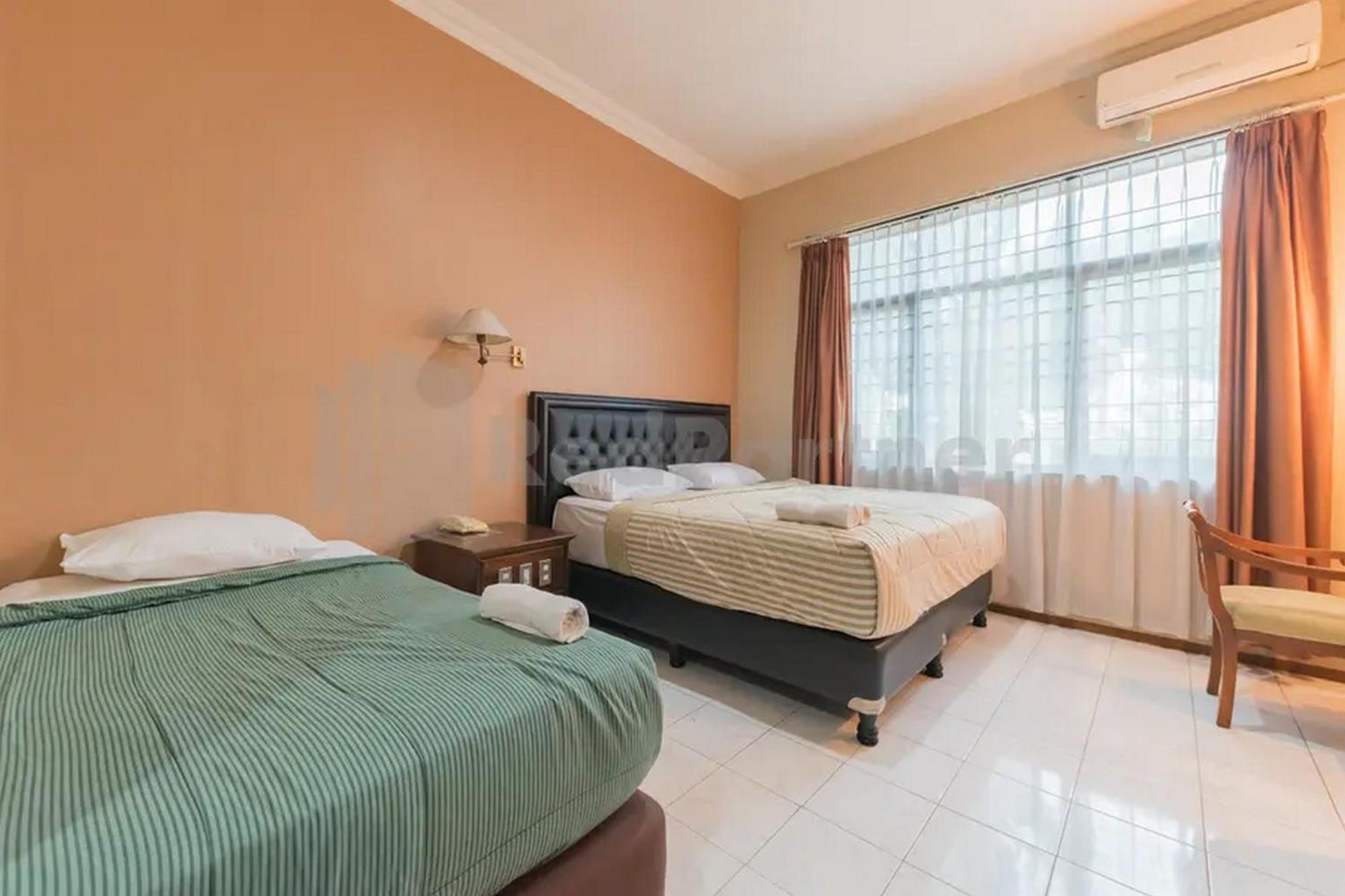 Hotel Ayong Linggarjati Kuningan Mitra Reddoorz ภายนอก รูปภาพ